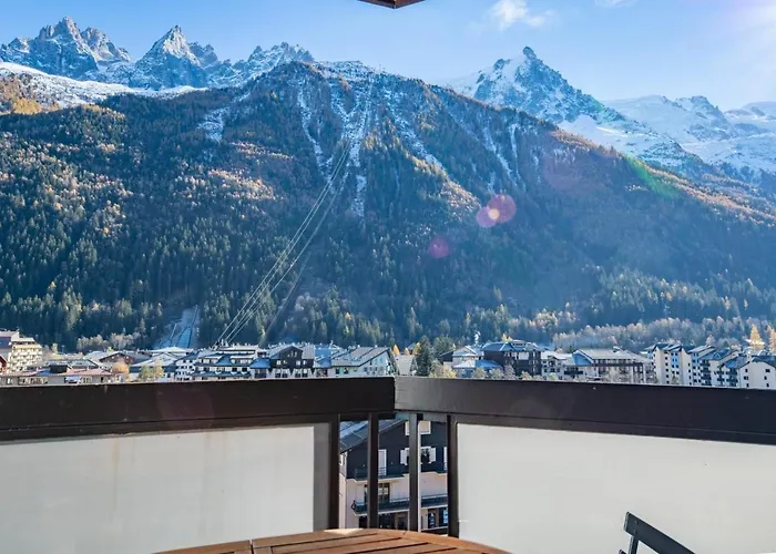 Charming With Balcony And View In Lejlighed