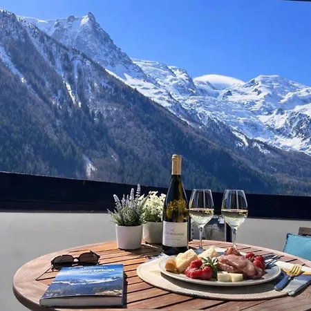 Center Summer Pool Mont-blanc View Апартаменты *