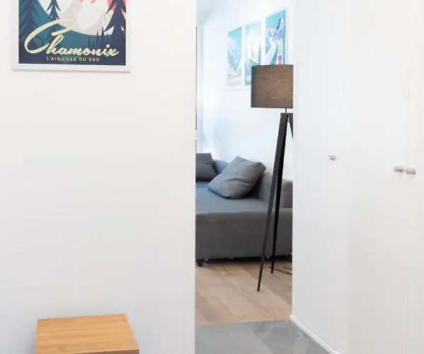 Studio Center Summer Pool Mont-Blanc View